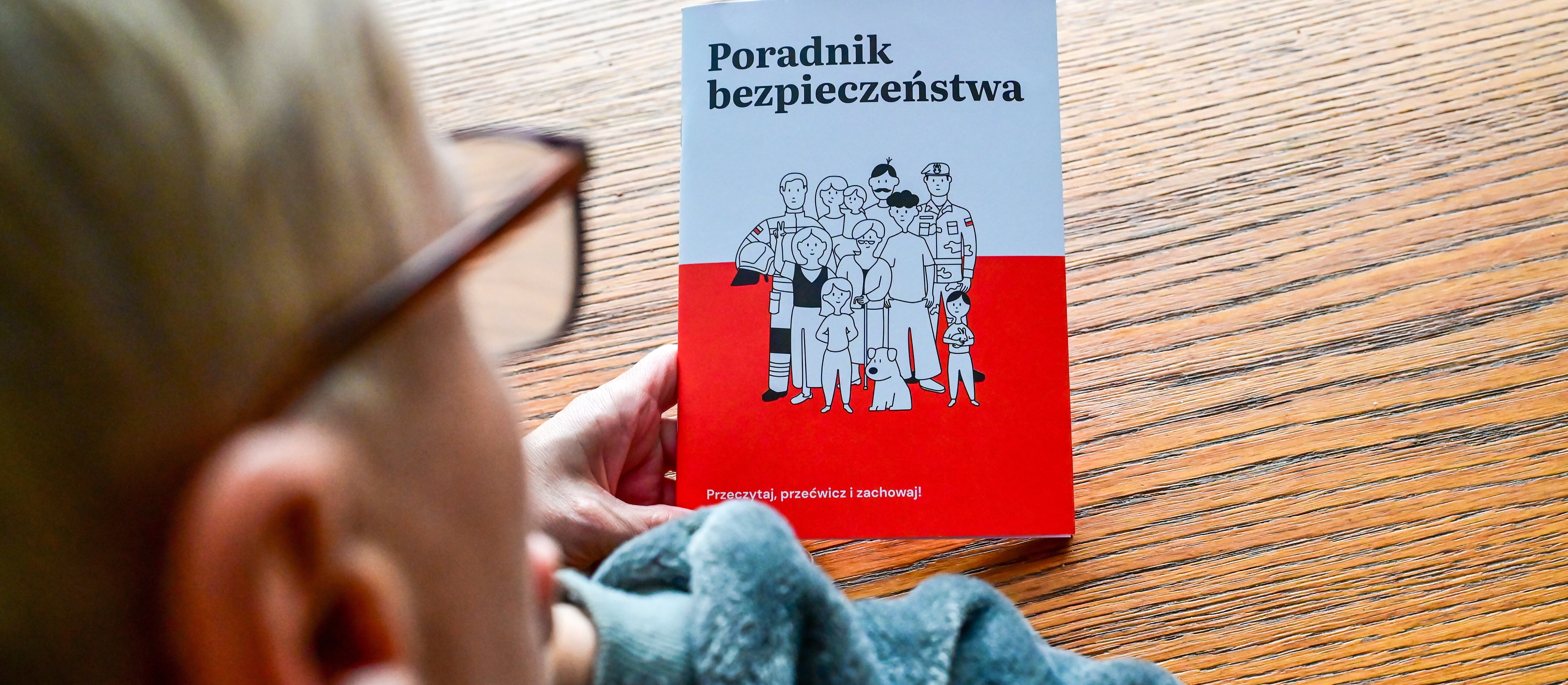 Marek Kozubal: Wiadro z folią nie zastąpi schronu, czyli rzecz o „Poradniku bezpieczeństwa”