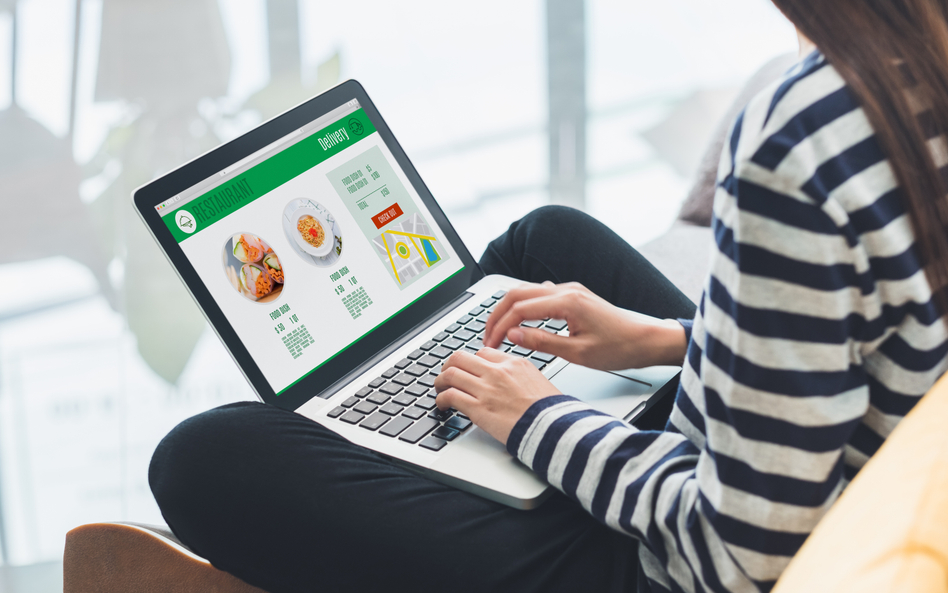 Wojna informacyjna z Rosją poprzez... opiniowanie restauracji. Pomysł Anonymous