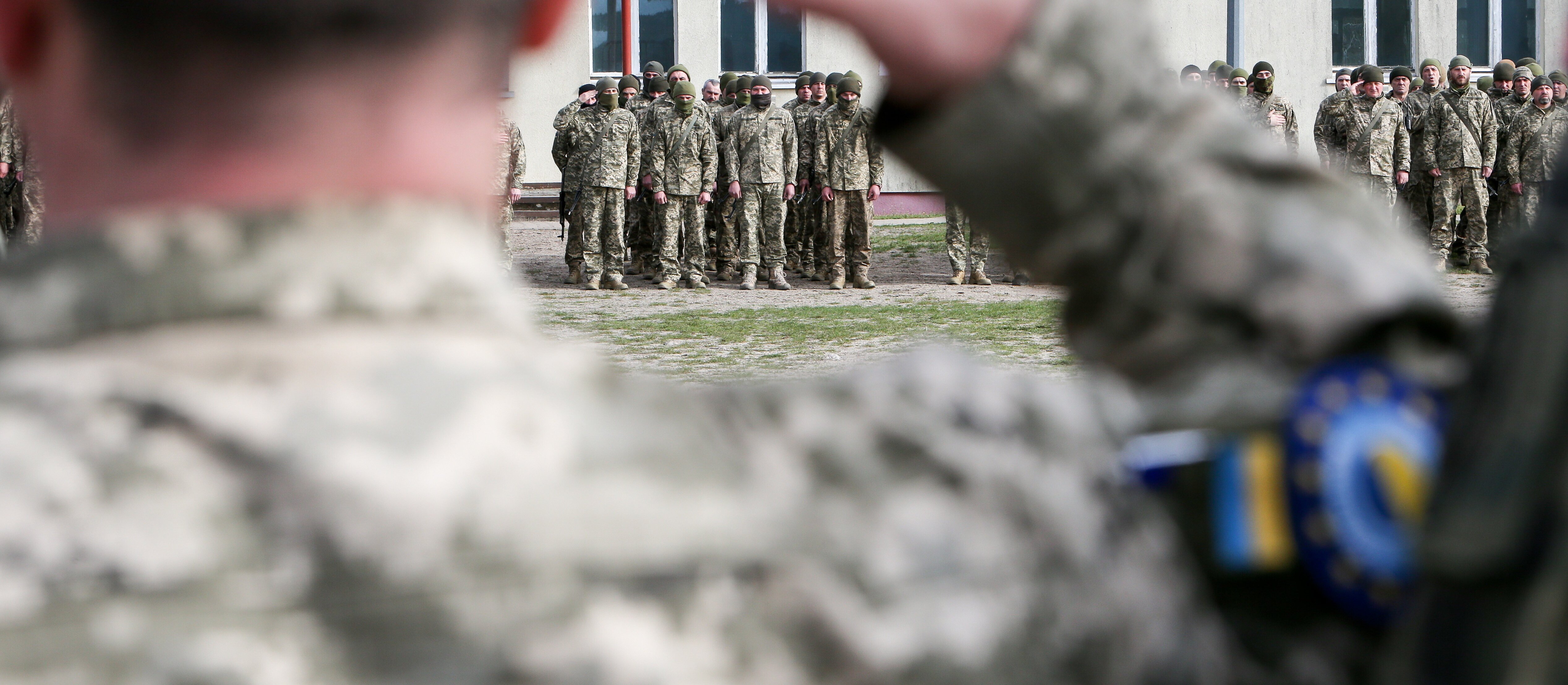 BBC: Ukraińscy żołnierze niezadowoleni ze szkoleń w Polsce. „Uczą według podręczników z 1410 roku”