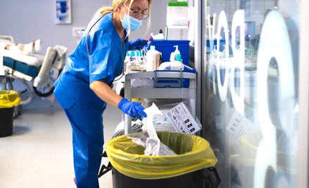 Opiekunowie medyczni nie będą sprawować opieki nad uczniami. Zmieniono plany