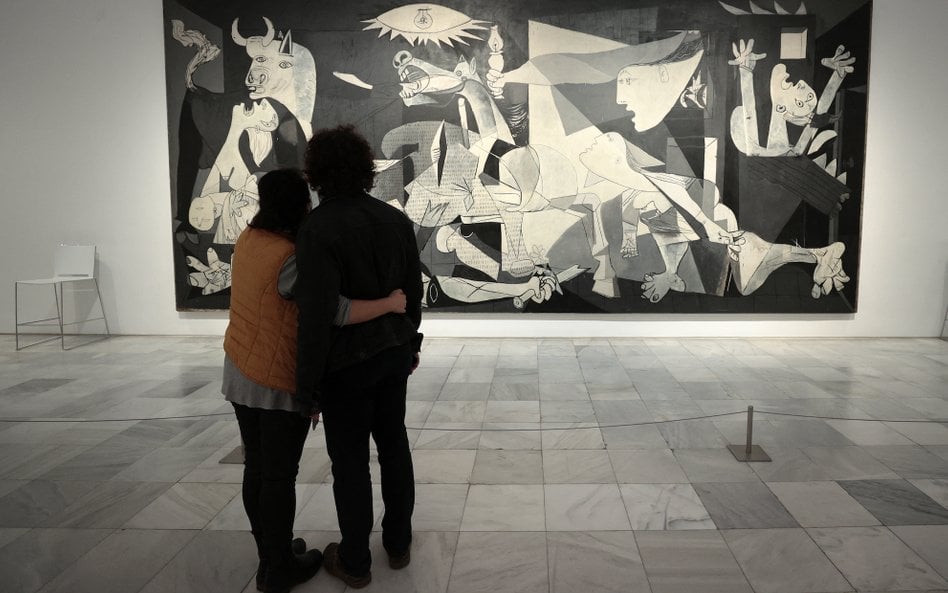 Od 1992 roku „Guernika” znajduje się w zasobach Museo Reina Sofia w Madrycie. Władze muzeum odrzucaj