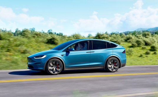 Zmodernizowana Tesla Model X