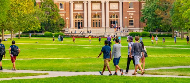 More Perfect Union ogłosiła, że wkracza na amerykańskie kampusy z inicjatywą More Perfect University