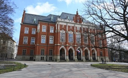 Raport uczelni: Studiowanie prawa nadal popularne