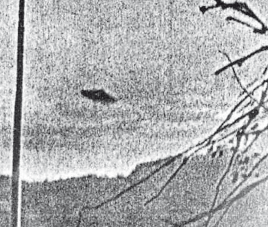 Zdjęcie niezidentyfikowanego obiektu latającego wykonane 22 grudnia 1958 r. w Muszynie