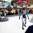 Robot stworzony przez firmę AURO prezentuje swoje możliwości podczas targów Taiwan Automation Intell
