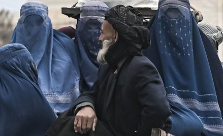 Prawa kobiet w Afganistanie. Talibowie zaciskają pętlę