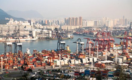 Ostry spadek obrotów Hongkongu z zagranicą
