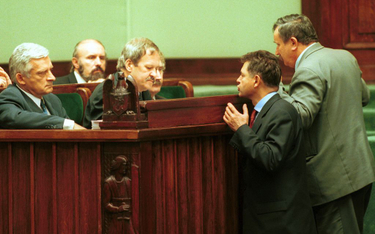 Marian Krzaklewski (z prawej) celował znacznie wyżej niż w fotel premiera. Dlatego szefem rządu uczy