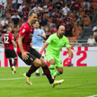 Zlatan Ibrahimović strzela gola Lazio
