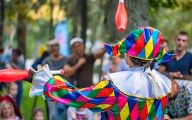 Podczas wakacji w dzielnicy Włochy odbędzie się cykl pokazów sztuczek cyrkowych dla dzieci