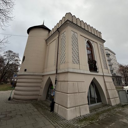 Pierwotnie obiekt, nazywany Glorietą Flamandzką, powstał przed 1780 rokiem jako jeden z dwóch budynk