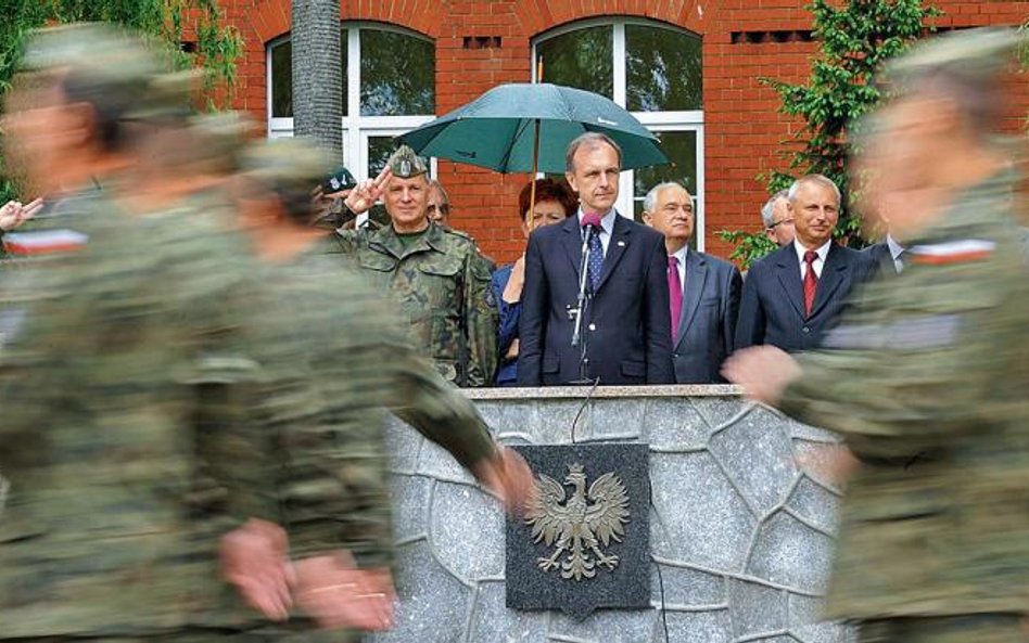 Minister Bogdan Klich przeniesie jednostkę przeciwlotniczą do Gołdapi. Według ekspertów powinna stac