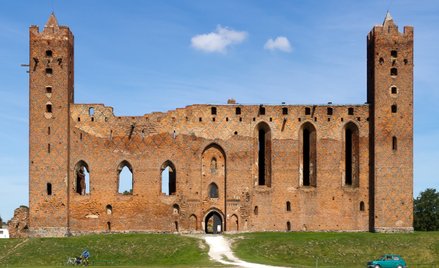 Ruiny zamku krzyżackiego w Radzyniu Chełmińskim, jedno z miejsc akcji filmu „Pan Samochodzik i templ