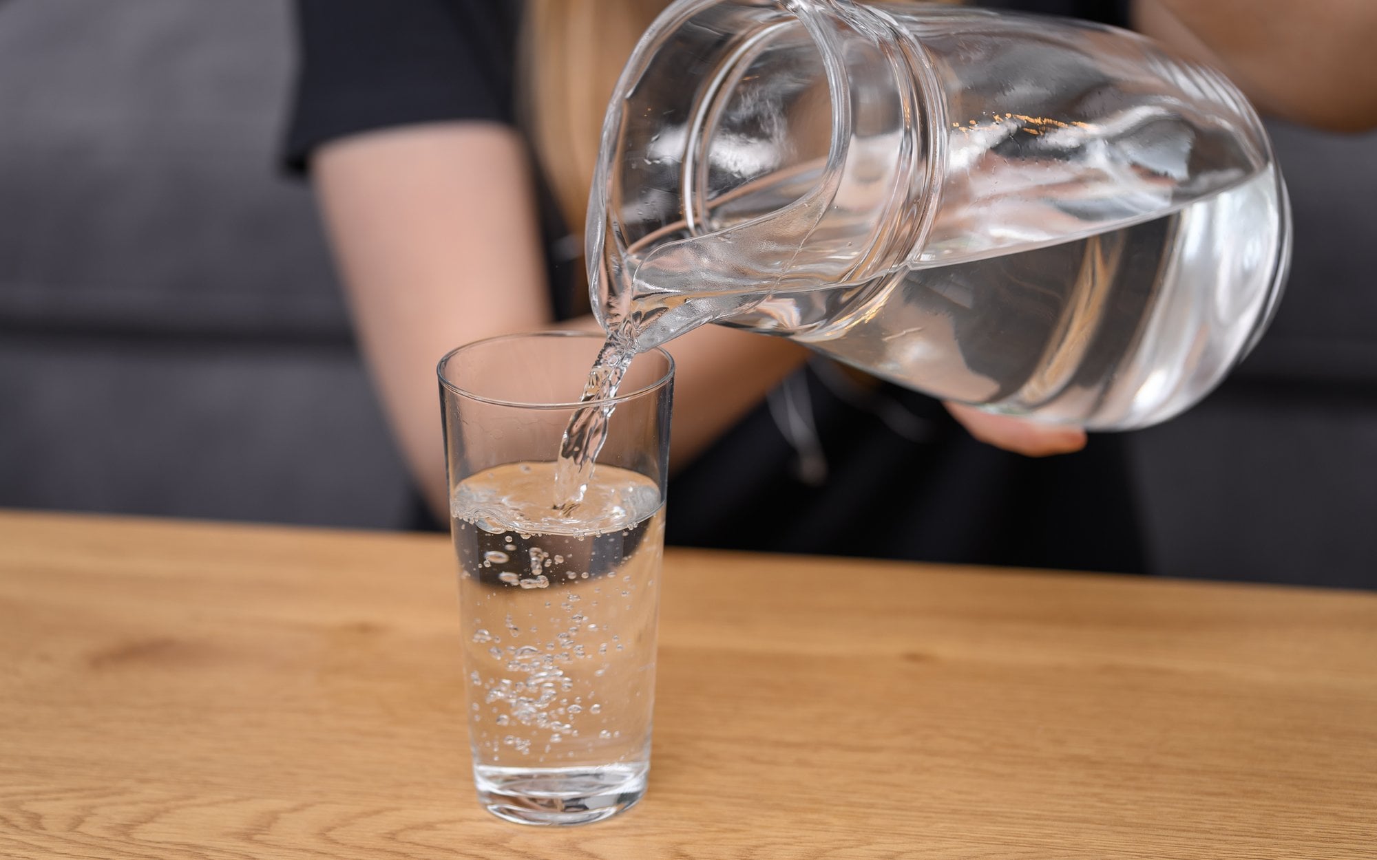 Ile wody dziennie trzeba pić? 8 szklanek dziennie to mit