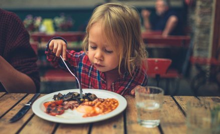 Wielka Brytania: Zamknięcie szkół oznacza głód 3 mln dzieci