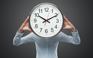 Czy trzeba prowadzić ewidencję godzin pracy zleceniobiorcy?