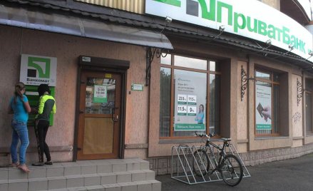 Ukraina: Sąd zwrócił bank oligarsze, bank centralny mówi „nie”