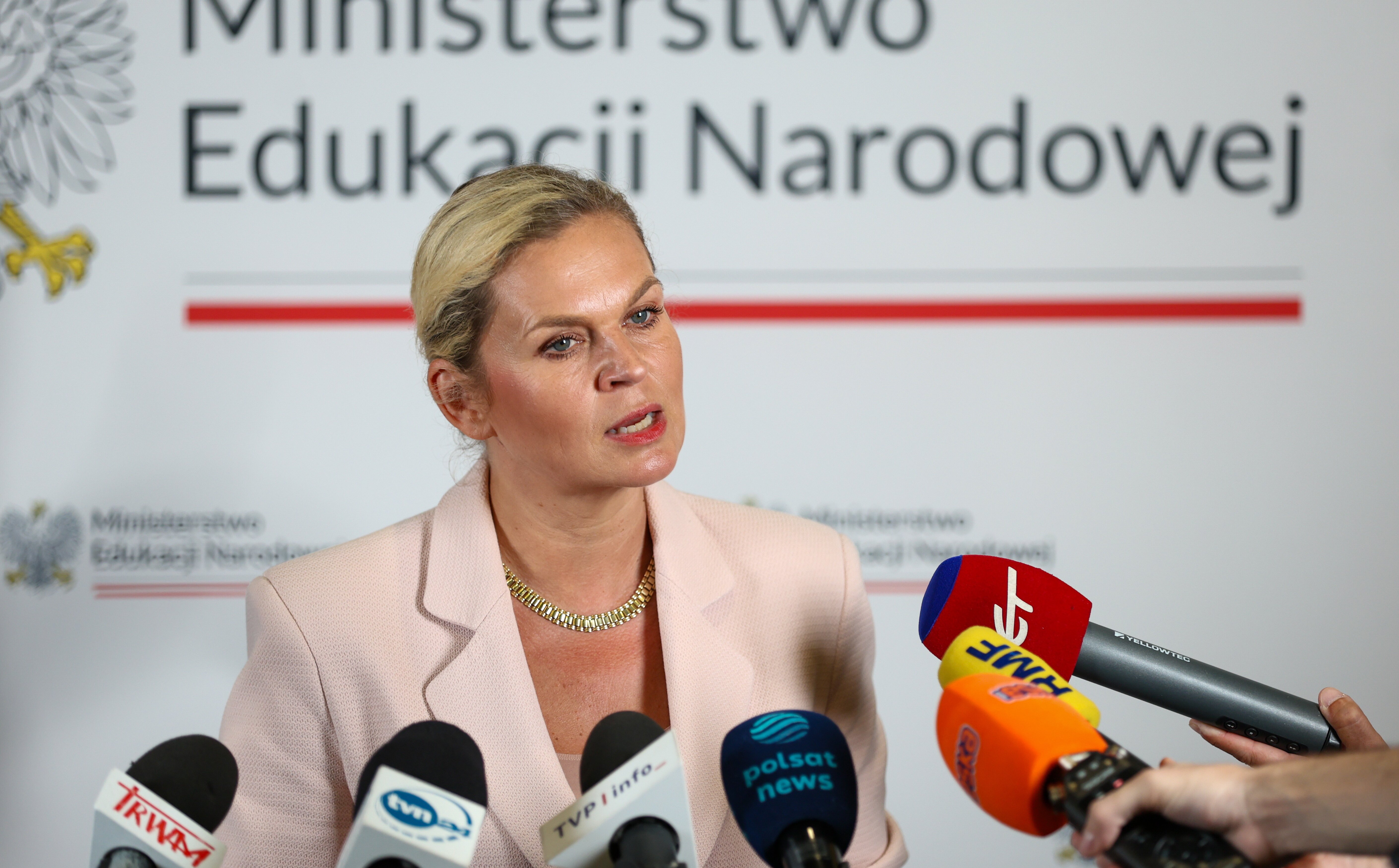 Czy obowiązkowe prace domowe wrócą do szkół? Barbara Nowacka określiła datę tej decyzji