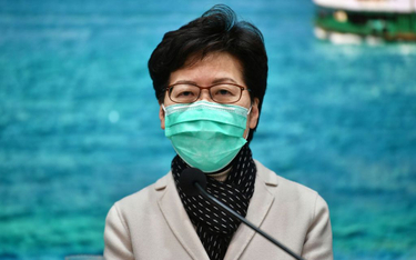 Hongkong zawiesza połączenia z Chinami z obawy przed wirusem