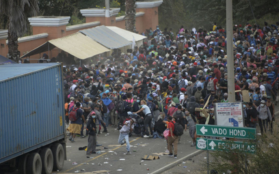 Gwatemala: Wojsko zatrzymuje karawanę imigrantów