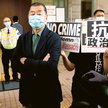 Jimmy Lai jest symbolem walki o demokrację w Hongkongu. Władze wymusiły na nim w czerwcu 2020 r. zam