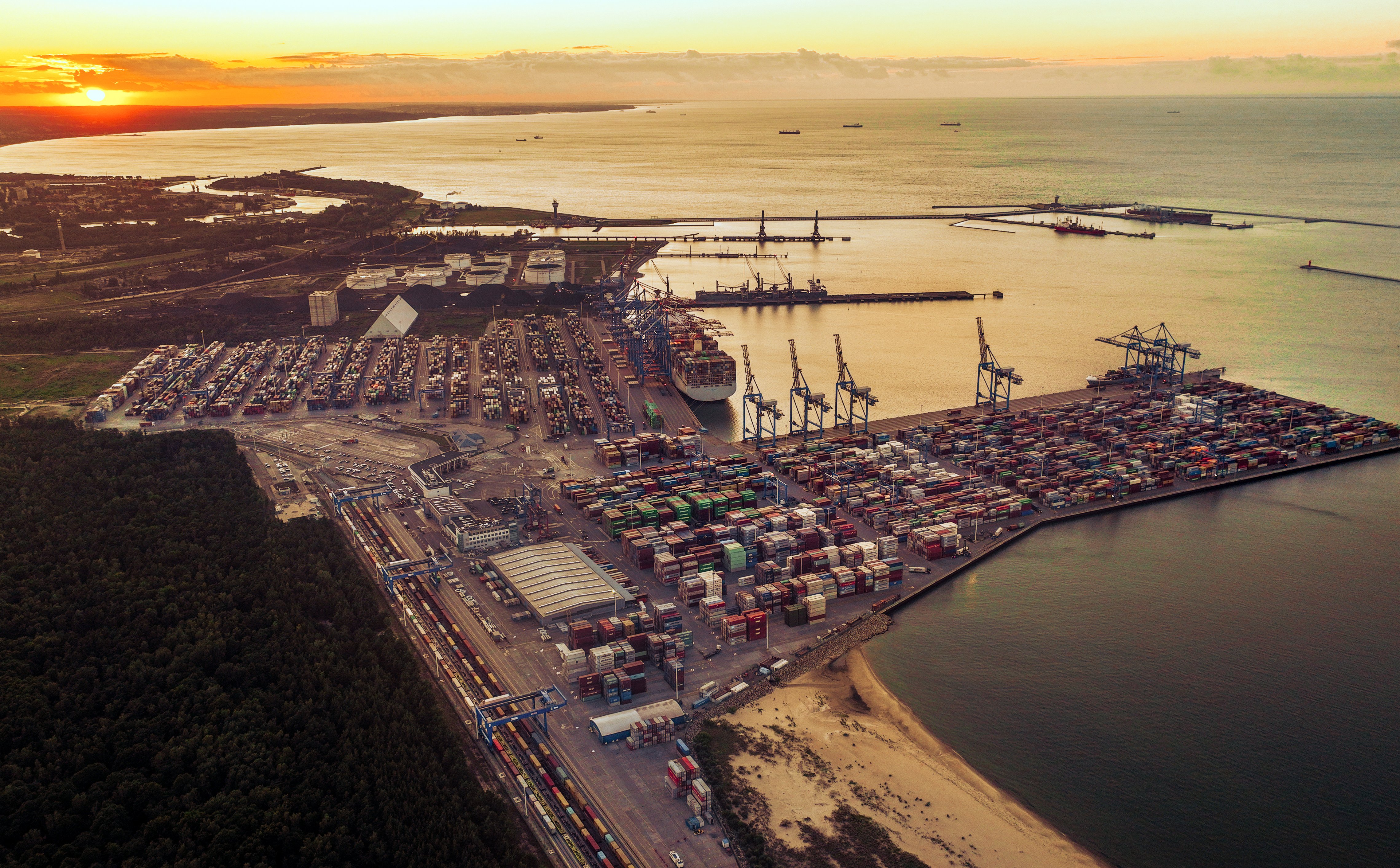 Wojna celna zagroziła logistyce odzieży