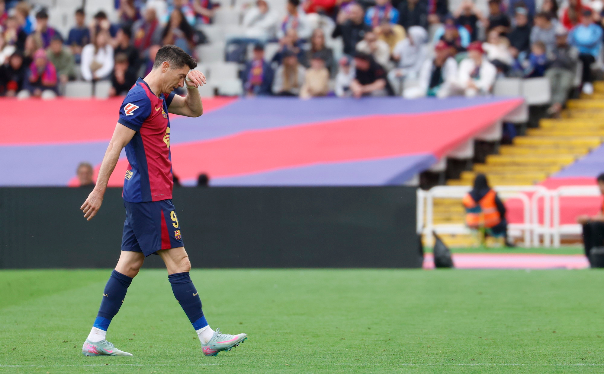Robert Lewandowski kontuzjowany. Czy opuści El Clasico?
