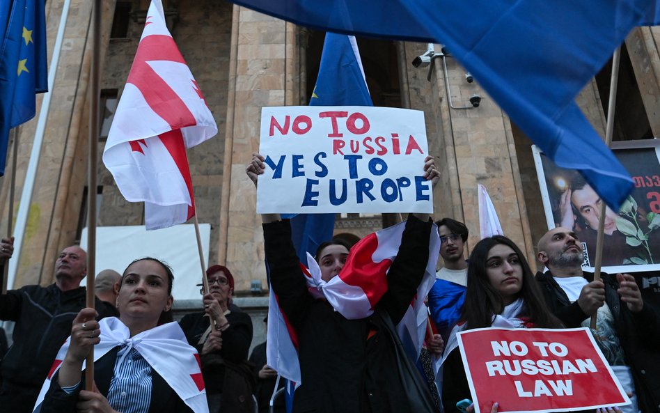 Protesty przeciwko gruzińskiemu prawu o "zagranicznych agentach"