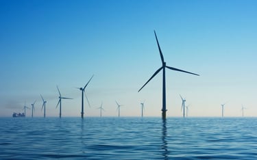 Zdaniem ekspertów morska energetyka wiatrowa jest na dobrej drodze do osiągnięcia potrojonych ambicj