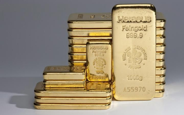 Zgodnie z porozumieniem z Bretton Woods uncja złota kosztowała 35 dolarów.