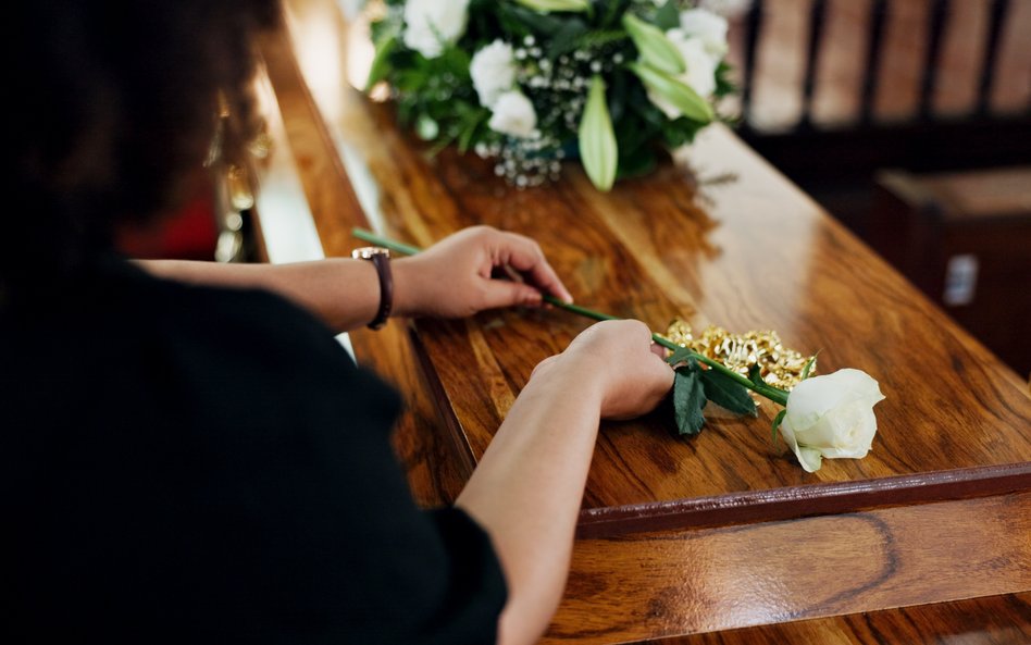 Sama śmierć spadkodawcy nie oznacza, że wszyscy jego zstępni stają się odpowiedzialnymi za długi spa