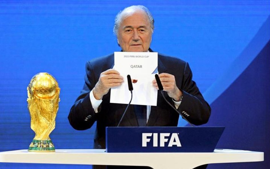 Ówczesny szef FIFA Sepp Blatter informuje, że mundial w roku 2022 zorganizuje Katar