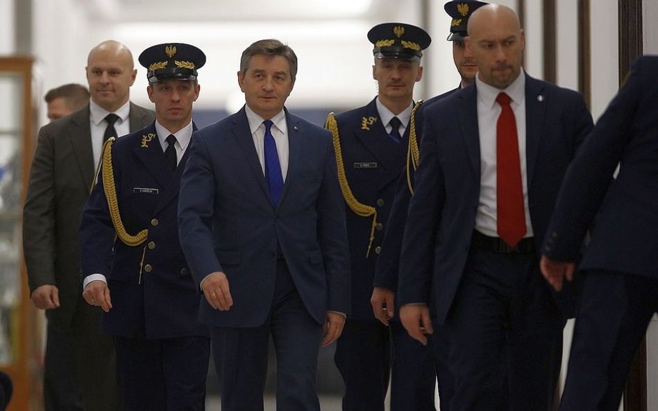 Sejm Kuchcińskiego: Twierdza oblężona od wewnątrz