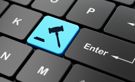 Koronawirus a rozprawy online – przeczekać czy się przyzwyczaić?