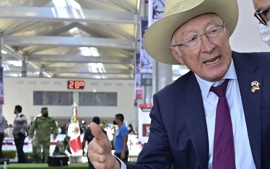 Ken Salazar, ambasador USA w Meksyku