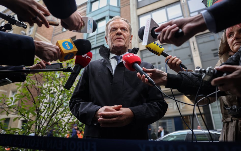Tusk: Rozważamy powrót do 5% VAT na żywność i utrzymanie osłon na rynku energii