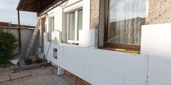 Już obowiązują zmiany w „Czystym Powietrzu”. Wyższe dotacje i inne korzyści