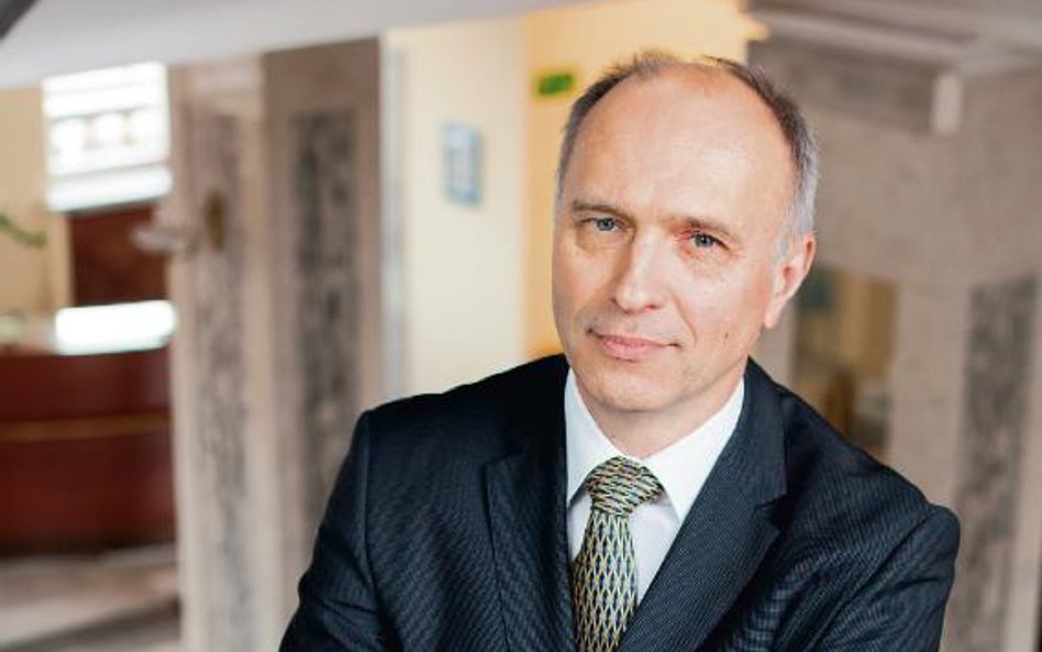 Komisja Nadzoru Finansowego, której szefem jest Andrzej Jakubiak (na zdj.), oraz Izba Domów Maklersk