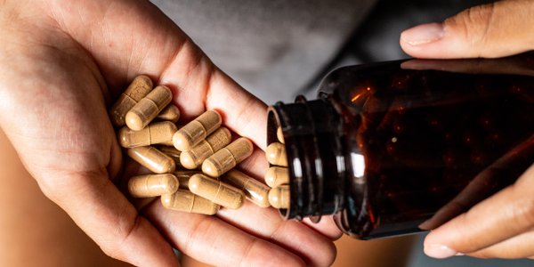 GIS ostrzega przed znanym suplementem. Wykryto pestycyd w partiach ashwagandhy