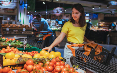 Kontrole warzyw i owoców w sklepach. Jest wiele nieprawidłowości
