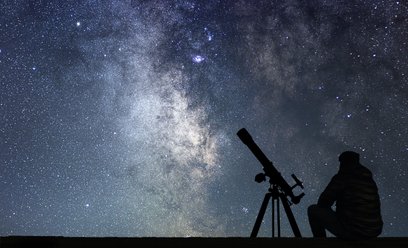 Astronomowie odkryli pierwszą zieloną gwiazdę. Jej kolor to efekt niezwykłego zjawiska