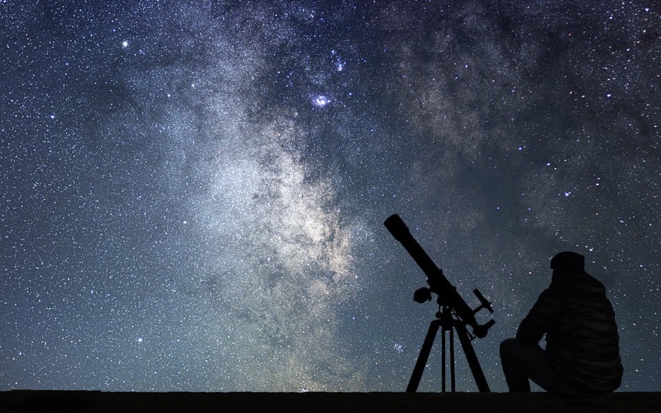 Astronomowie odkryli pierwszą zieloną gwiazdę. Jej kolor to efekt niezwykłego zjawiska