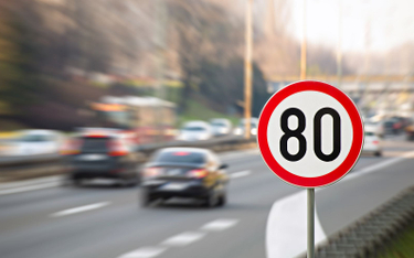 Co trzeci kierowca uważa, że przekroczenie prędkości o 30 km/h nie jest niebezpieczne