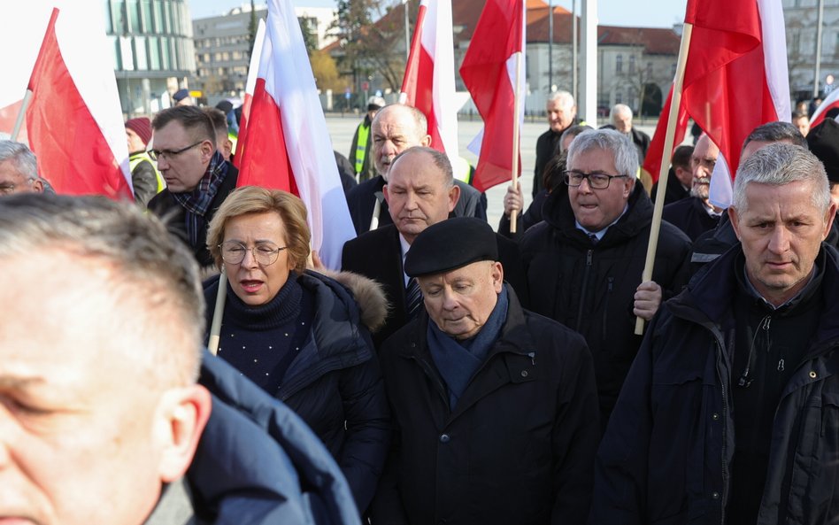 Prezes PiS Jarosław Kaczyński podczas uroczystości na pl. Piłsudskiego w Warszawie