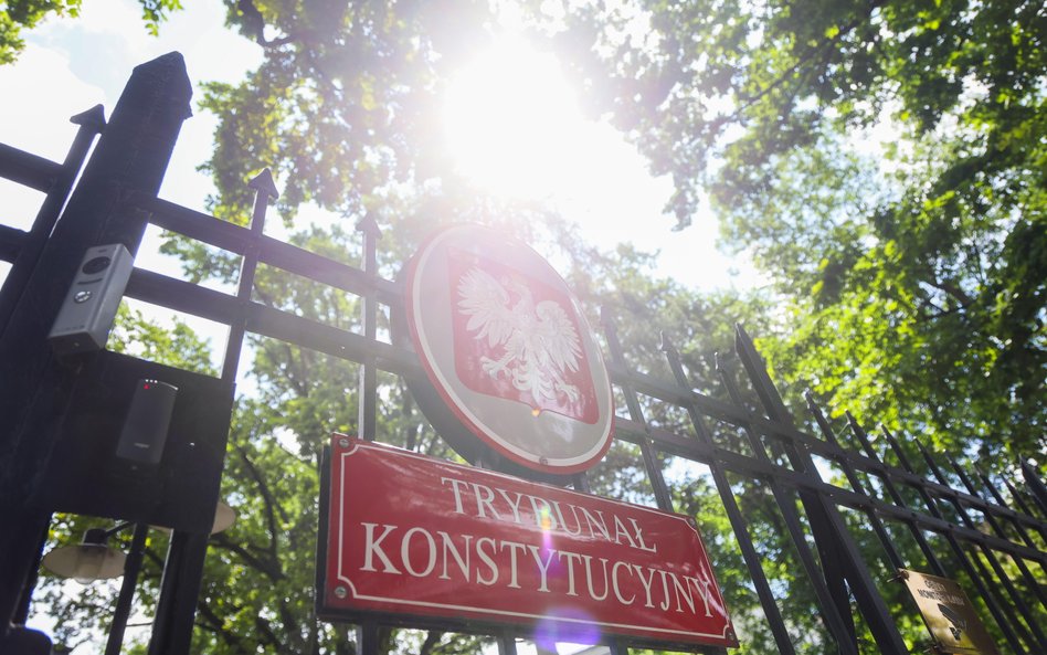 Sędziowie dublerzy utopili Trybunał Konstytucyjny? Eksperci o wyroku TSUE