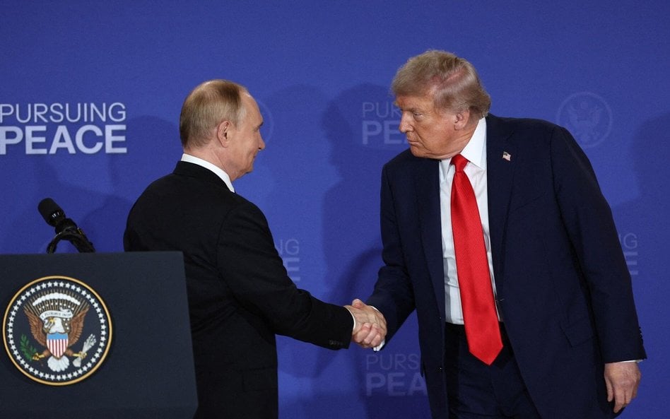 Władimir Putin i Donald Trump w czasie szczytu na Alasce