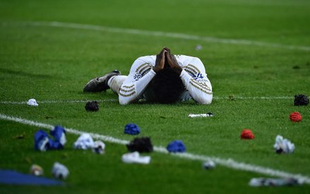 24 stycznia, Francja. Samuel Umtiti z Olympique Lyon cieszy się po strzeleniu gola drużynie Olimpiqu