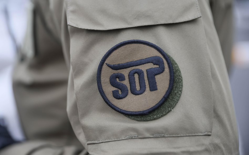 Oficer SOP, który groził dziennikarzowi, był pozytywnie zweryfikowany przez ABW