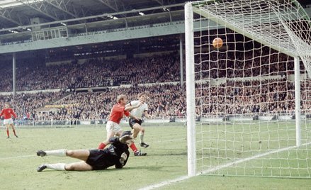 Gol Geoffa Hursta z finału mistrzostw świata Anglia–RFN (4:2) z 1966 roku to do dziś najgłośniejsza 